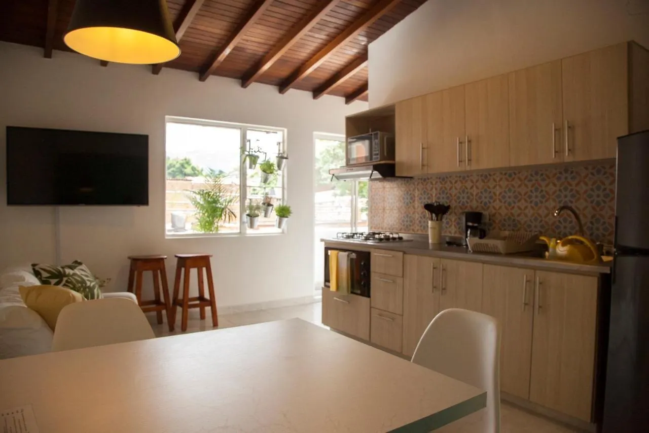 Apartamento Remodelado En El Mejor Sitio Del Centro De Medellin Home Aris 401