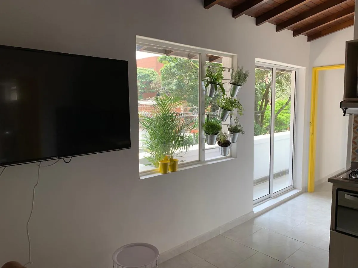 Apartamento remodelado en el mejor sitio del centro de Medellín Home Aris 401