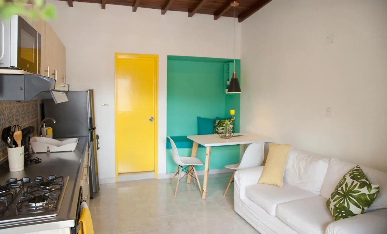 Apartamento remodelado en el mejor sitio del centro de Medellín Home Aris 401 0*,  Colômbia